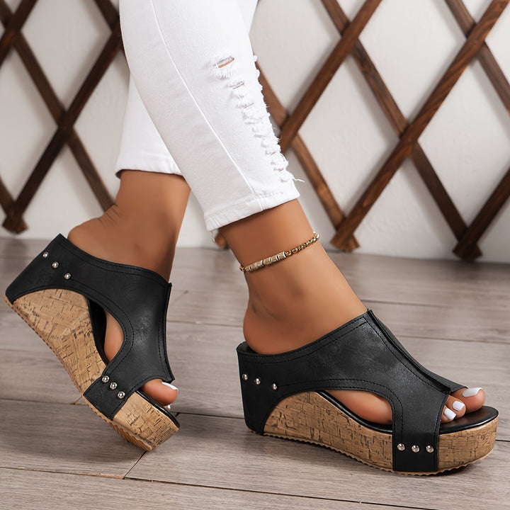 Vera™ - Retro Wedge Elegance